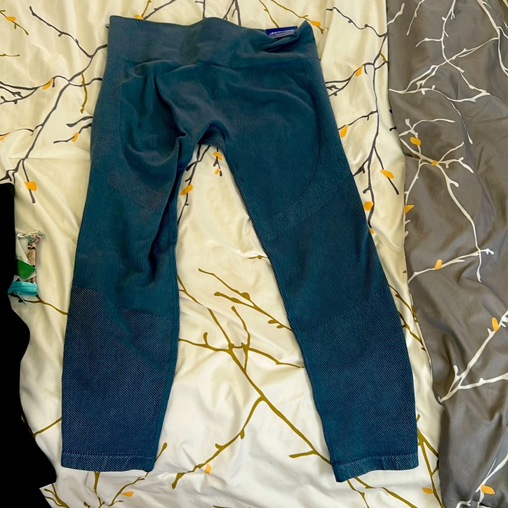 New joy lab high-rise leggings stretches with you